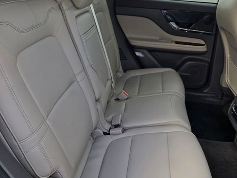 Used 2023 Lincoln Corsair FWD image 43