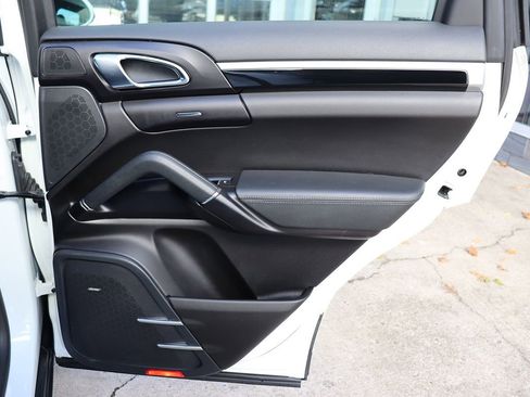 Used 2018 Porsche Cayenne Platinum Edition image 53
