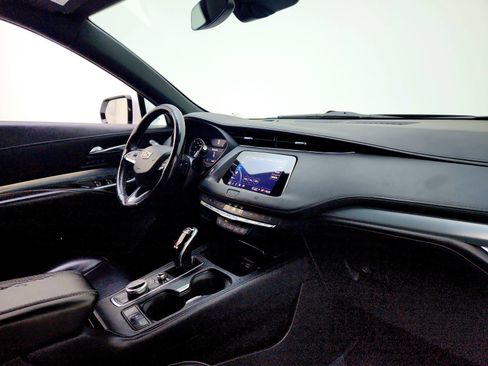 Used 2021 Cadillac XT4 Premium Luxury w/ Cold Weather Package image 19