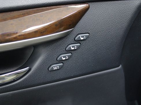 Used 2018 Lexus ES 300h image 15