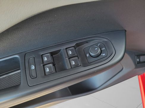 Used 2022 Volkswagen Taos SE w/ Panoramic Sunroof Package image 26