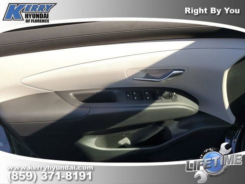 New 2026 Hyundai Tucson SE image 19