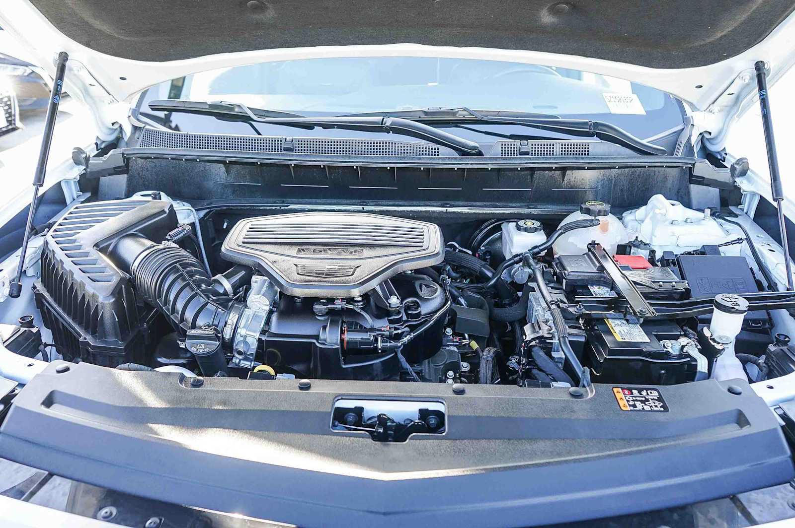 Used 2025 Cadillac XT6 Premium Luxury FWD image 25