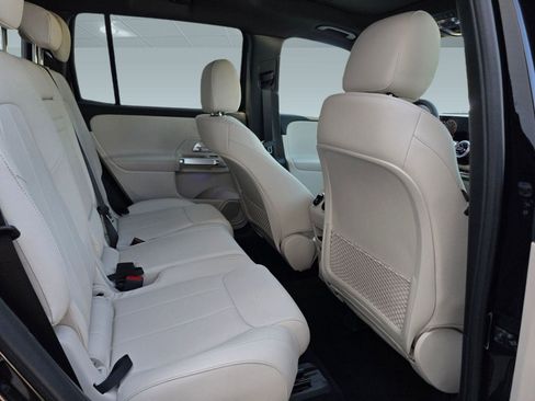 New 2026 Mercedes-Benz GLB 250 4MATIC image 21