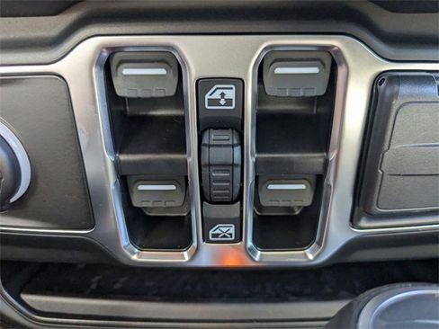 New 2025 Jeep Gladiator Sport image 22