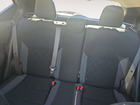 Used 2019 Nissan Kicks S image 21