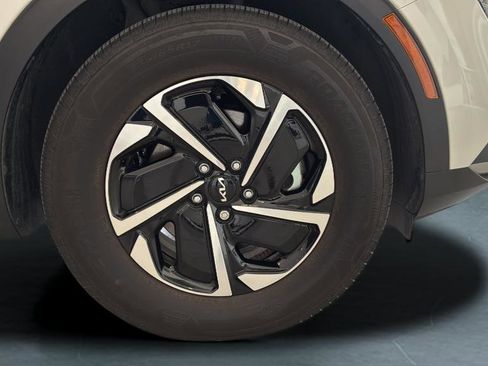 Certified 2025 Kia Sportage LX FWD image 78