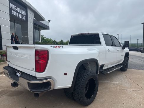 Used 2024 Chevrolet Silverado 3500 LT AWD/4WD image 3