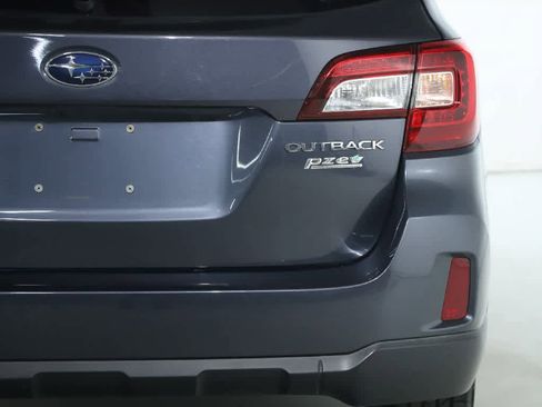 Used 2017 Subaru Outback 2.5i Premium image 45