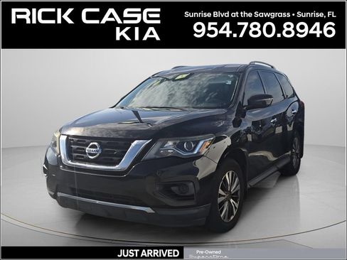 Used 2020 Nissan Pathfinder S FWD image 1