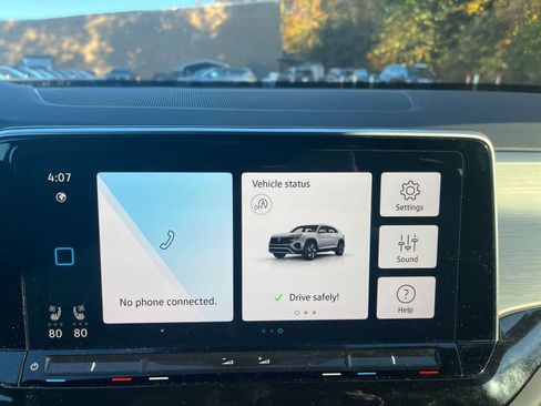 Used 2025 Volkswagen Atlas Cross Sport SE image 20