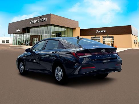 New 2026 Hyundai Elantra SE FWD image 5