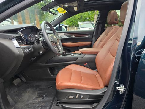 Used 2024 Cadillac XT5 Premium Luxury w/ Technology Package image 17