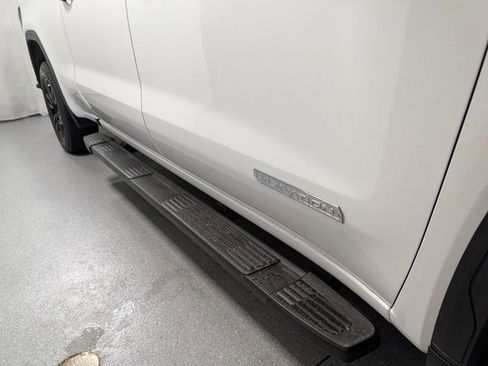 Used 2024 GMC Sierra 1500 Elevation w/ Preferred Package AWD/4WD image 3
