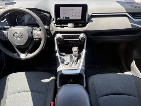 Used 2024 Toyota RAV4 XLE AWD/4WD image 2