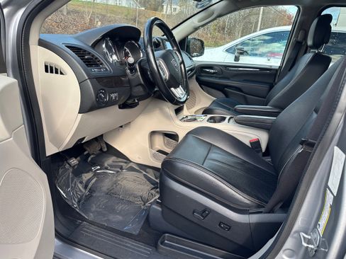 Used 2020 Dodge Grand Caravan Crew w/ Quick Order Package 29L image 33