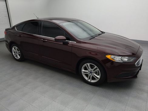 Used 2018 Ford Fusion SE w/ Fusion SE Technology Package FWD image 11
