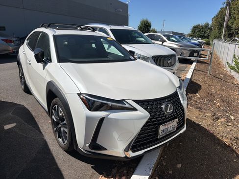 Used 2025 Lexus UX 300h FWD w/ Accessory Package (Z2) image 2