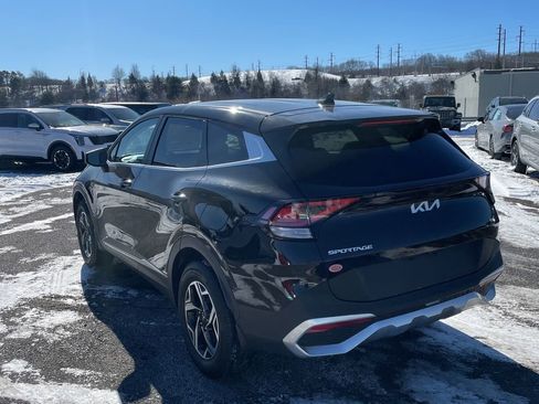Used 2023 Kia Sportage LX image 3