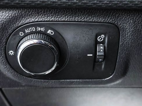 Used 2017 Chevrolet Cruze LT image 14