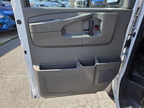 Used 2014 Chevrolet Express 1500 AWD image 25