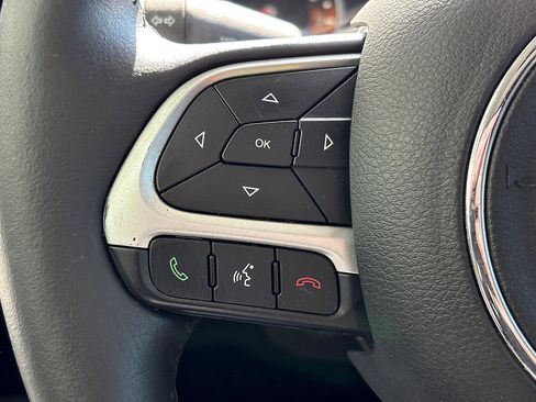 Used 2016 Jeep Renegade Trailhawk AWD/4WD image 30