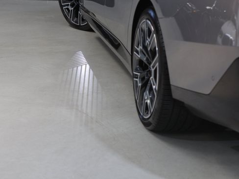 Used 2024 BMW 530i xDrive AWD/4WD image 17