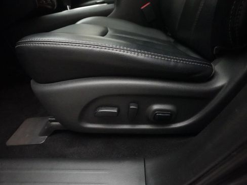 Used 2018 Nissan Pathfinder Platinum AWD/4WD image 31