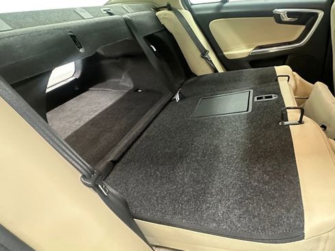 Used 2017 Volvo S60 T5 Dynamic image 15