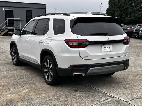 Used 2024 Honda Pilot Elite image 3