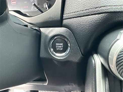 Used 2025 Toyota RAV4 XLE image 31