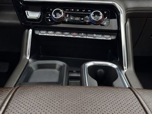 Used 2024 GMC Sierra 2500 Denali w/ Denali Reserve Package image 20