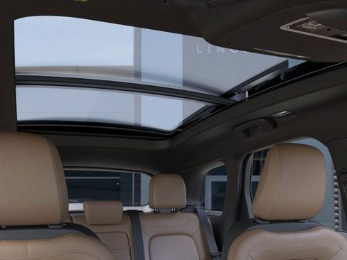 New 2023 Lincoln Corsair Reserve w/ Equipment Group 202A image 22