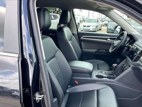 Used 2021 Volkswagen Atlas SE image 29