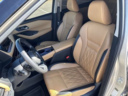 Used 2023 Nissan Rogue Platinum w/ Platinum Premium Package AWD/4WD image 25