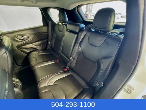 Used 2020 Jeep Cherokee Latitude Plus FWD image 25