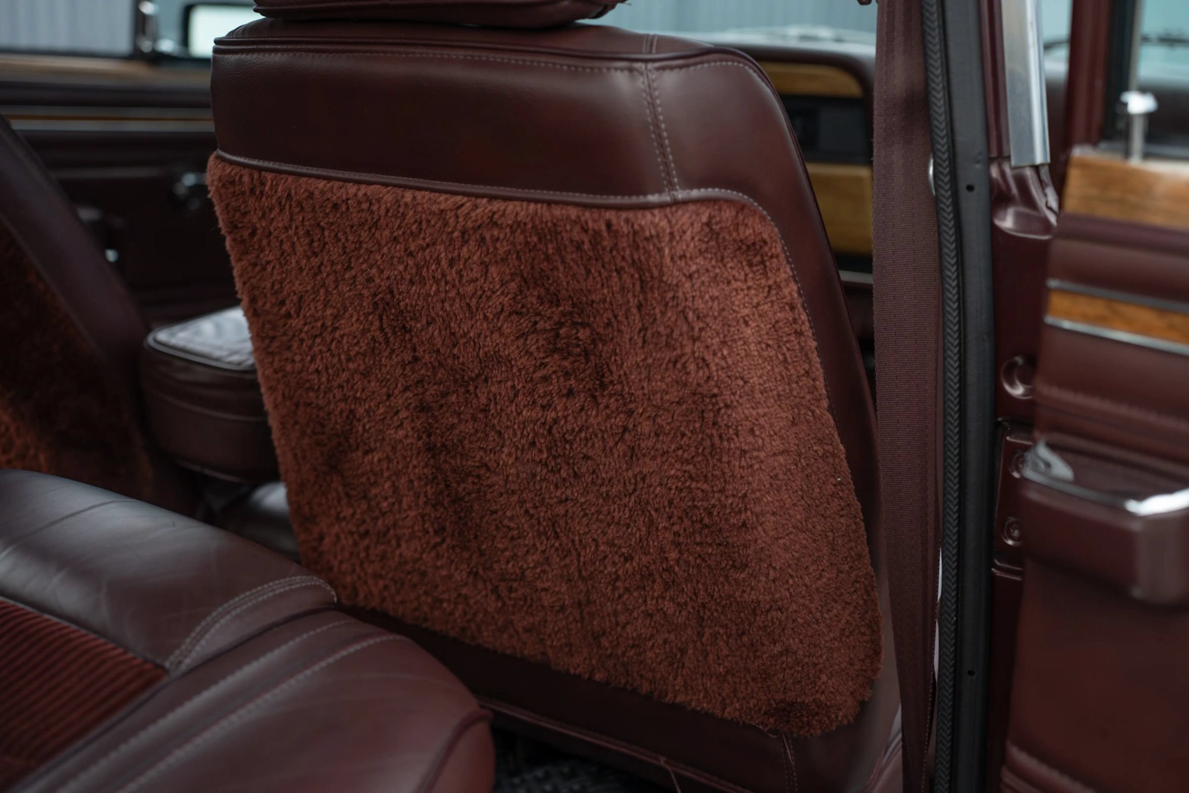 Used 1987 Jeep Grand Wagoneer AWD/4WD image 53