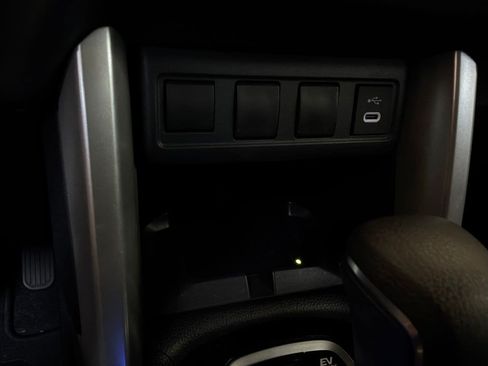 Used 2024 Toyota Corolla Cross AWD Hybrid image 30