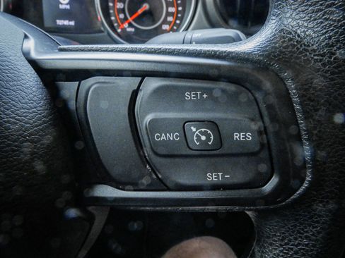 Used 2022 Jeep Gladiator Sport AWD/4WD image 18