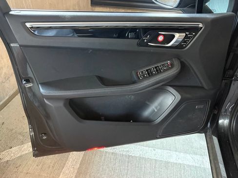 Used 2021 Porsche Macan AWD/4WD image 21