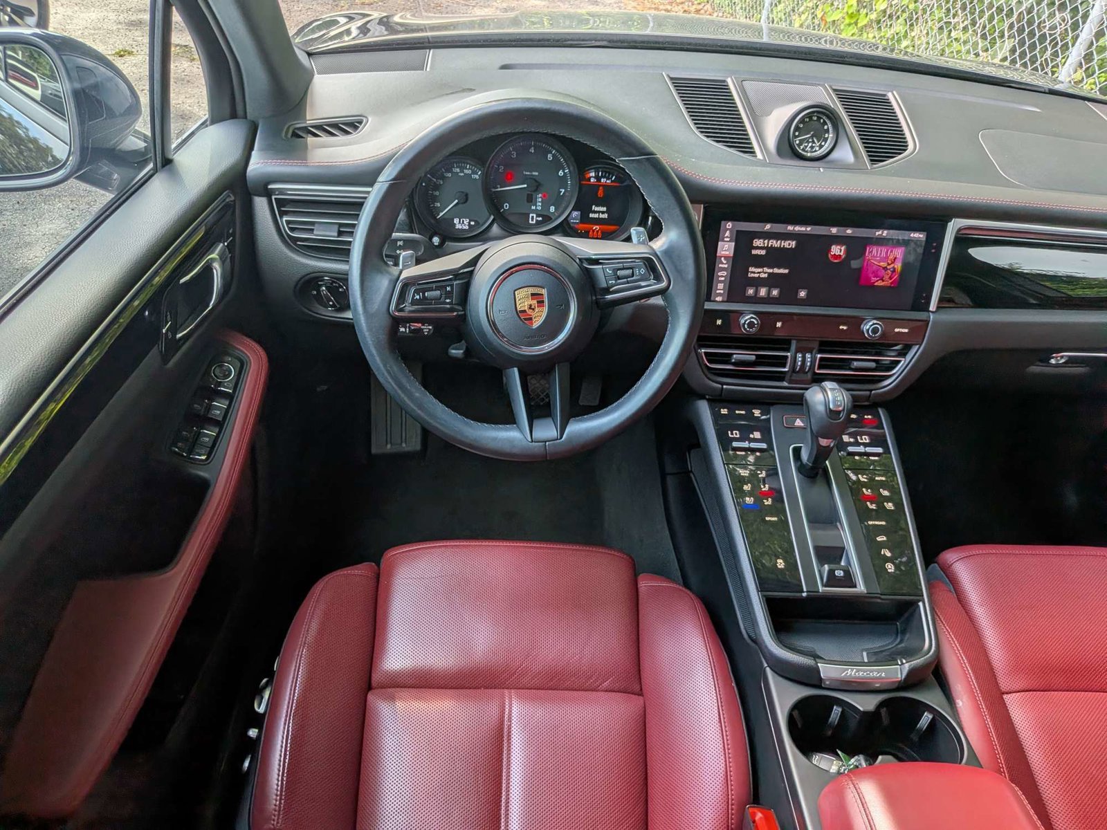 Used 2023 Porsche Macan AWD/4WD image 15
