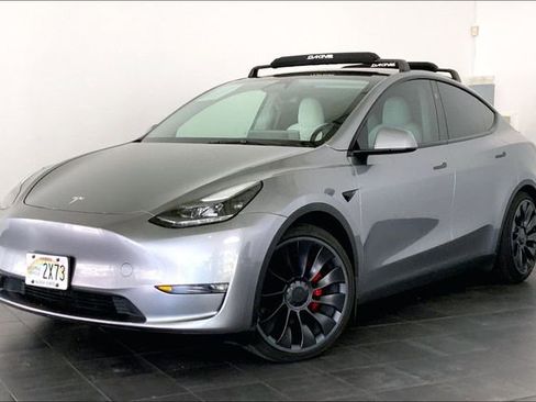 Used 2025 Tesla Model Y Performance AWD/4WD image 1