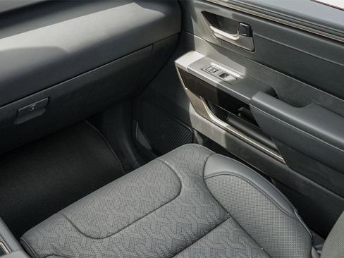 Used 2024 Toyota Tundra Limited AWD/4WD image 28