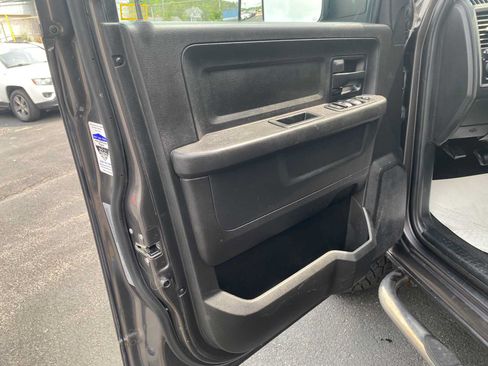 Used 2018 RAM 3500 Tradesman w/ Chrome Appearance Group AWD/4WD image 31