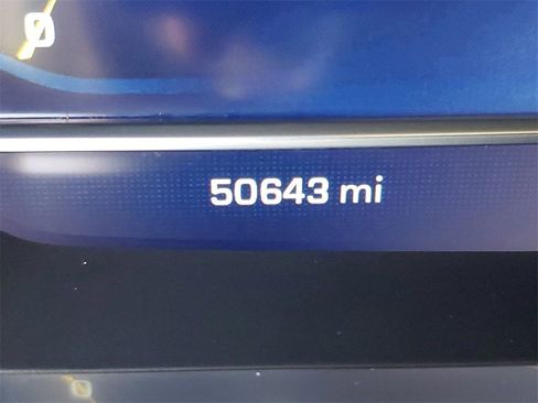 Used 2024 Chevrolet Suburban Premier image 14