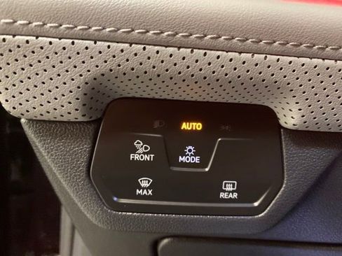 Certified 2024 Volkswagen Atlas Peak Edition SEL image 19