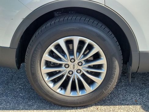 Used 2017 Lincoln MKX Select w/ Select Plus Package AWD/4WD image 12