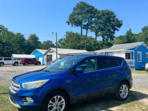 Used 2017 Ford Escape SE FWD image 5