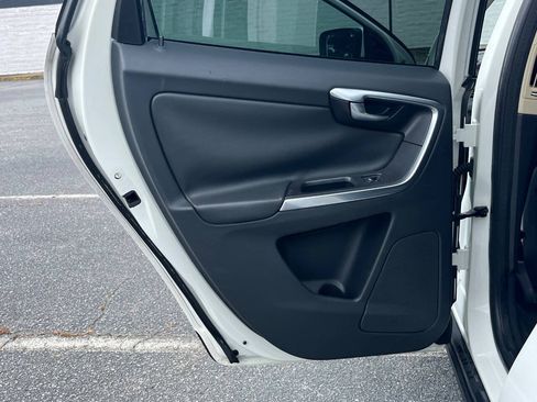 Used 2013 Volvo XC60 3.2 Premier Plus FWD image 9
