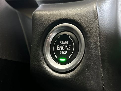 Used 2021 GMC Yukon SLT image 26